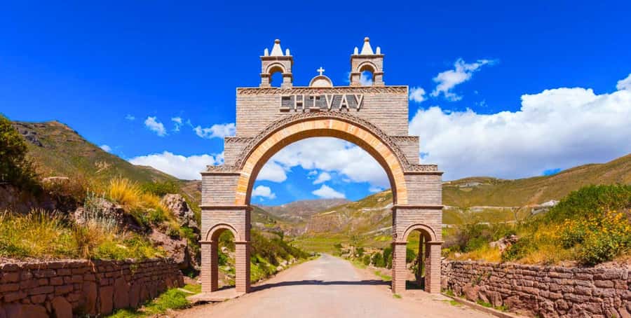 From Arequipa: Colca Canyon Full-Day Tour with Breakfast - Chivay breakfast and lunch: what’s included, what to expect