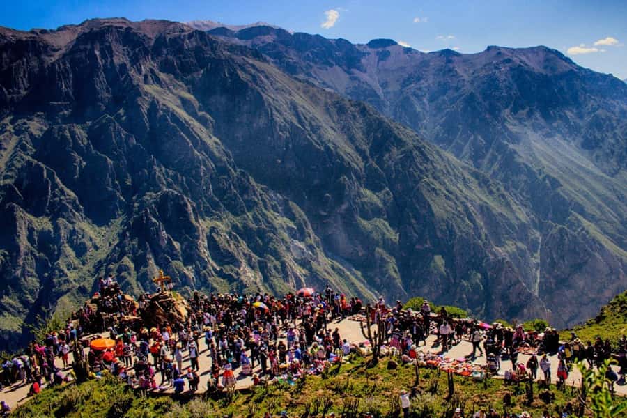 From Arequipa: Colca Canyon & La Calera Thermal Waters - Pickup, breakfast, and the long van ride toward the canyon