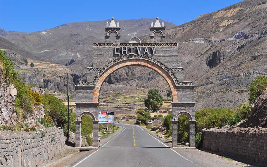 From Arequipa: Fullday Tour Colca Canyon + Transfer To Puno - Breakfast, then straight to Cruz del Cóndor