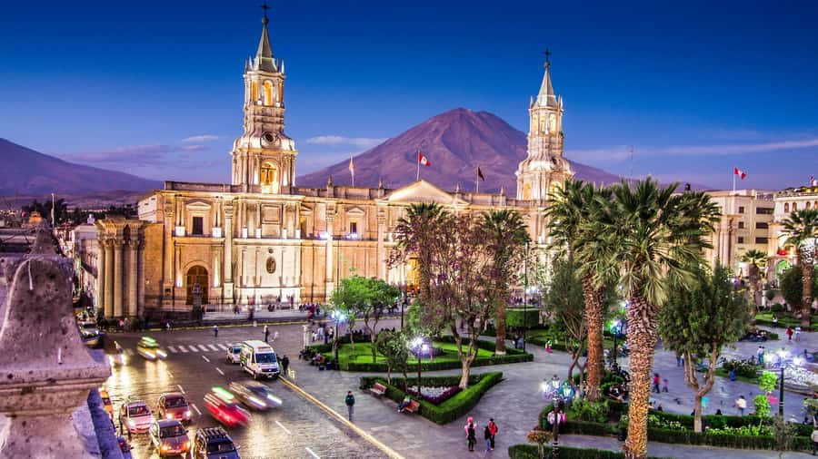 From Arequipa: Mirabus City Tour | Yanahuara Viewpoint | - Language balance: what the English commentary issue means for you