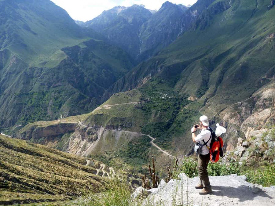 From Arequipa Trek : 2-Days of Hiking in the Colca Canyon - Day 1: Condors at Cruz del Cóndor, Then the Descent Toward Sangalle