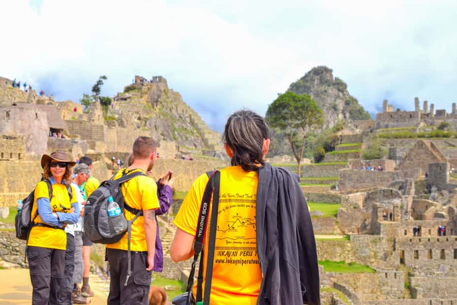 From Cusco: 4-Day Inca Jungle Adventure to Machu Picchu - Day 2: Coffee, coca, bananas, and an ancient Inca trail to hot springs