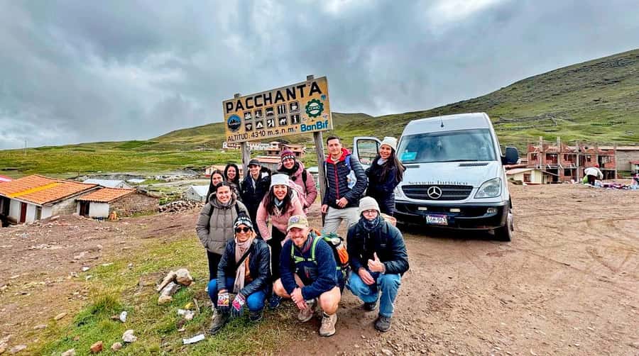 From Cusco: 7 Lakes Ausangate Trek with Breakfast and Lunch - Getting Oriented: Ausangate Views and the Start of the Trek