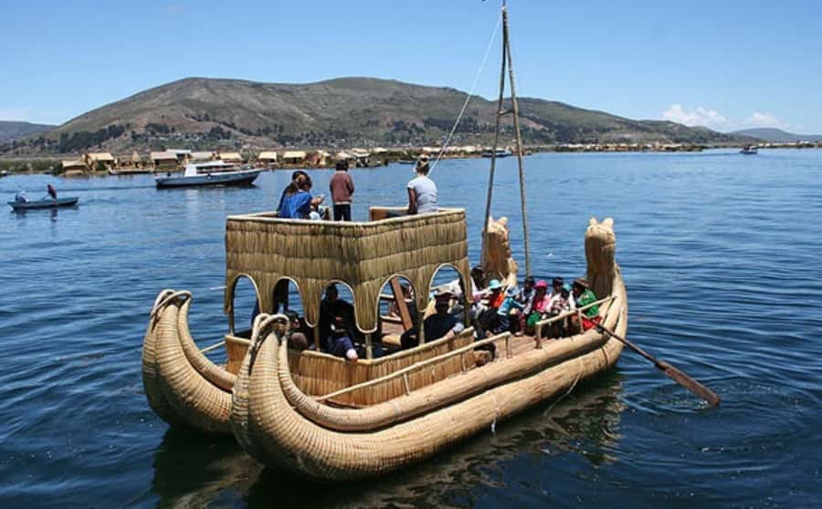From Cusco: Lake Titicaca with a visit to Uros and Taquile - Puno overnight and the late return to Cusco