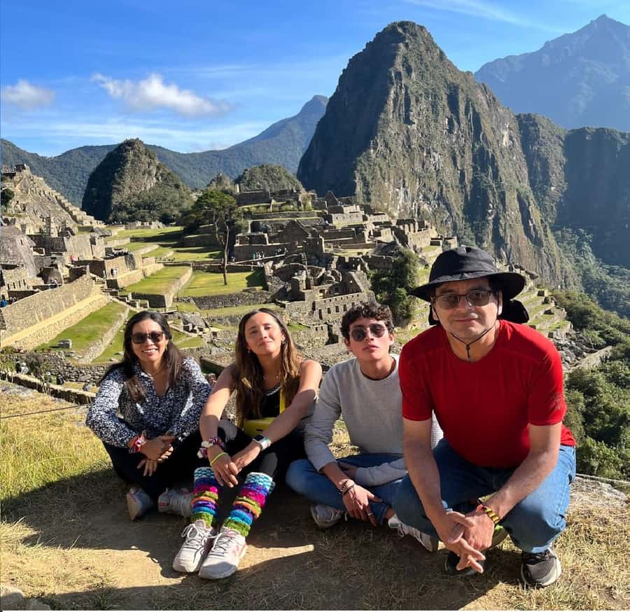 from cusco machupicchu 2 days - Day 2 on Option 1: checkpoint entry, guided time at Machu Picchu, then return