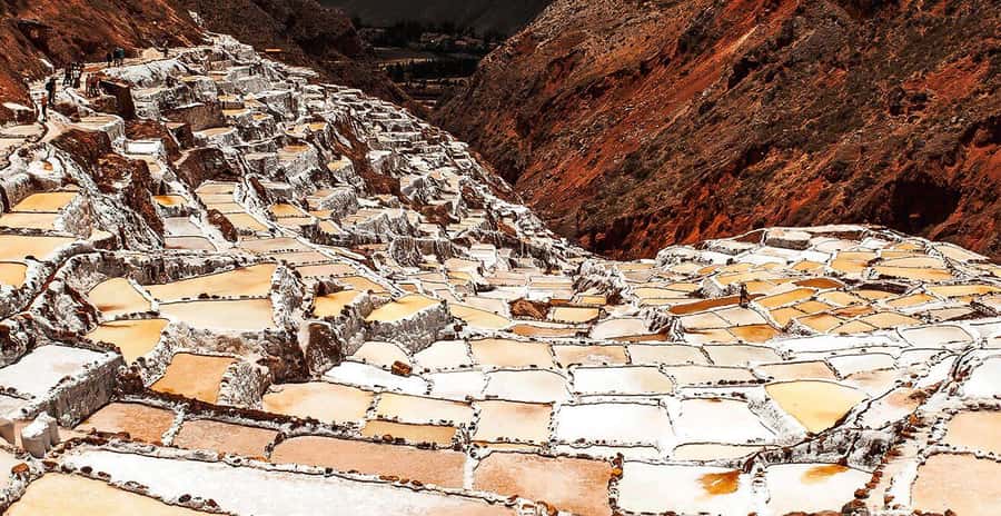 From Cusco: Moray, Maras, and Salt Mines Half-Day Tour - Chinchero: 3,762 meters, Quechua textiles, and a real workshop stop