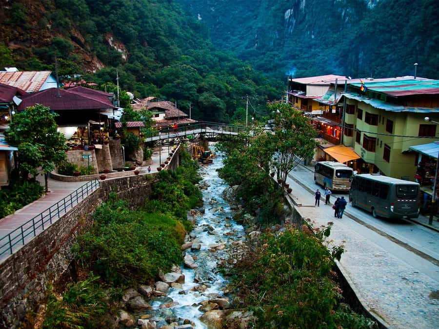 From Cusco: One-Day Round Trip to Machu Picchu by Train - Ollantaytambo to Aguas Calientes by train (the short Aguas break)