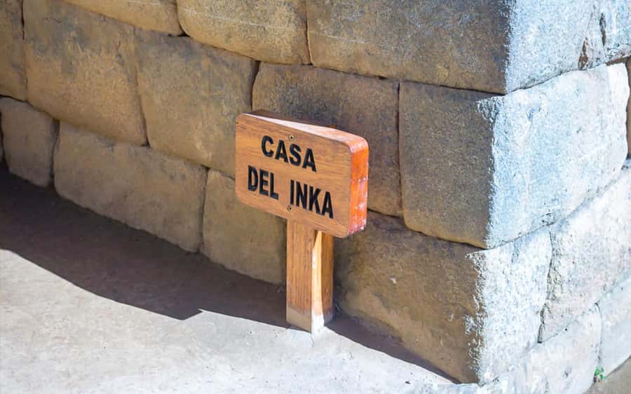 From Cusco: One-Day Round Trip to Machu Picchu by Train - Photo time, free exploring, and the no-climbing reality