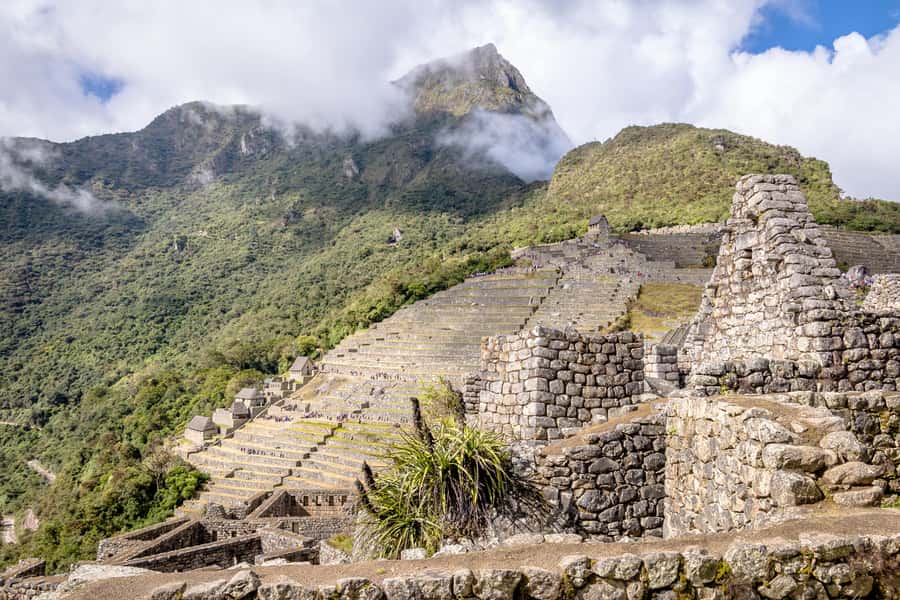 From Cusco: One-Day Tour to Machu Picchu - Route 2 vs Route 3 (La Realeza): classic views vs alternative paths