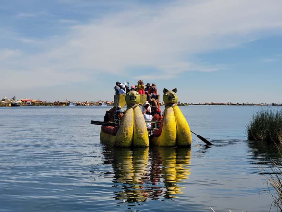 From Cusco: Puno and Uros Islands 2-Day Trip - Day 2 Morning on Lake Titicaca: Uros Floating Islands by Speedboat