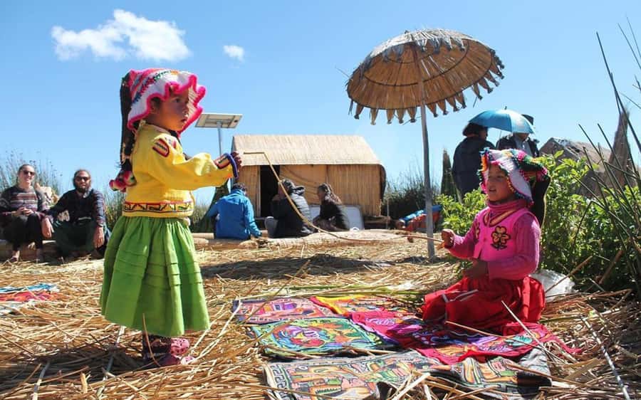From Cusco: Titicaca lake with the route of the sun in 2 day - Lunch near noon: buffet time with regional and national options