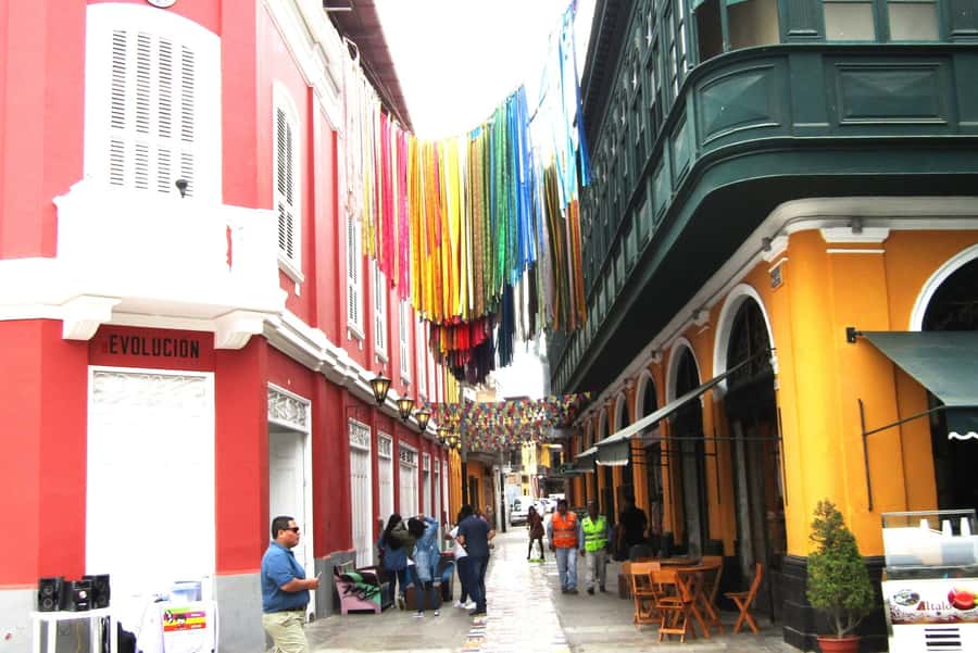 From Lima: Callao District Highlights Tour with a Guide - Breakfast at El Nakary and First Views of the Fortress Area