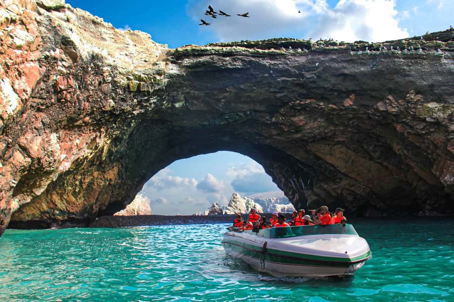 From Lima: Full Day Tour (Paracas + Huacachina) - From Lima to Paracas: the morning transit rhythm