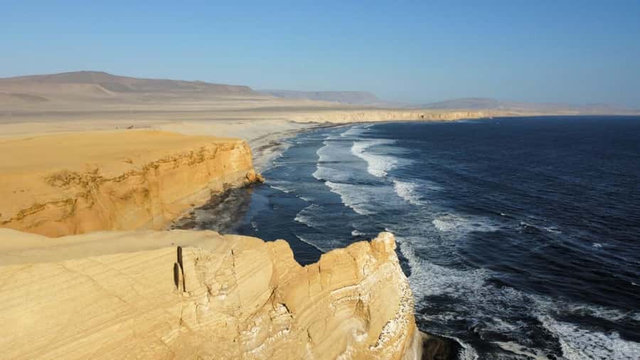 From Lima: Huacachina Oasis & Ballestas Island - ENGL / ESPA - Huacachina Oasis walk: pretty photos, real desert heat