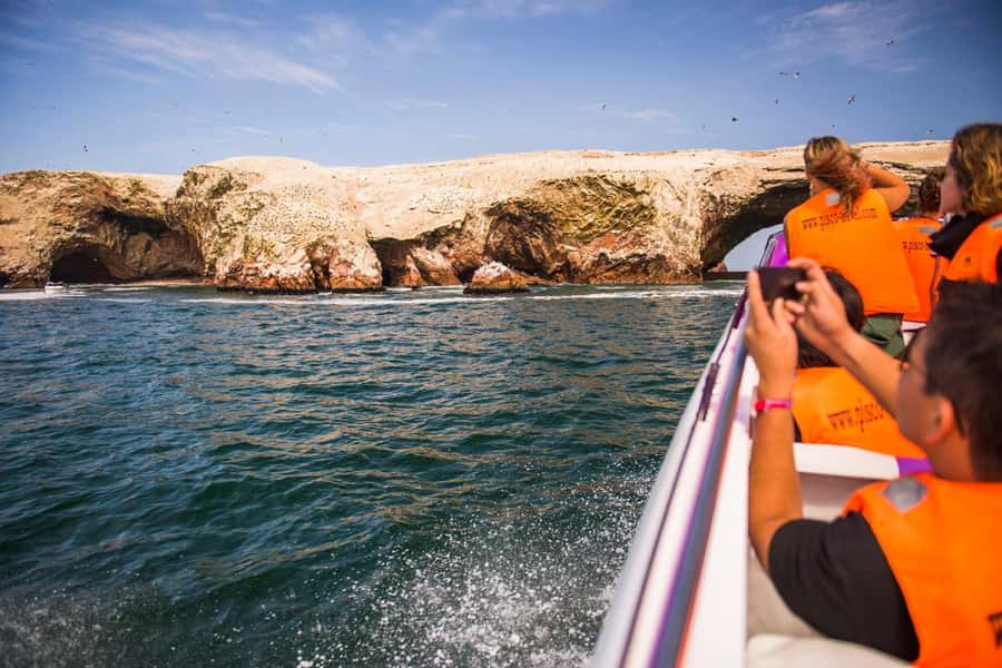 From Lima: Paracas and Huacachina Oasis Full Day Tour - Huacachina oasis: Big dunes, sunset timing, and the desert that feels unreal