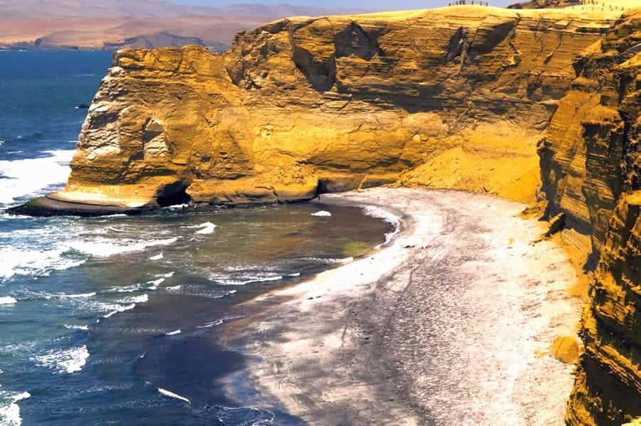 From Lima:Paracas Ballestas Islands and Ica Oasis 1 day Tour - Winery and Niétto Pisco tasting: good drinks, mixed expectations