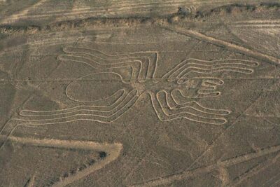From Nazca: Flight in a light aircraft over the Nazca Lines - The Cessna 207A flight: seats, windows, and spotting geoglyphs fast