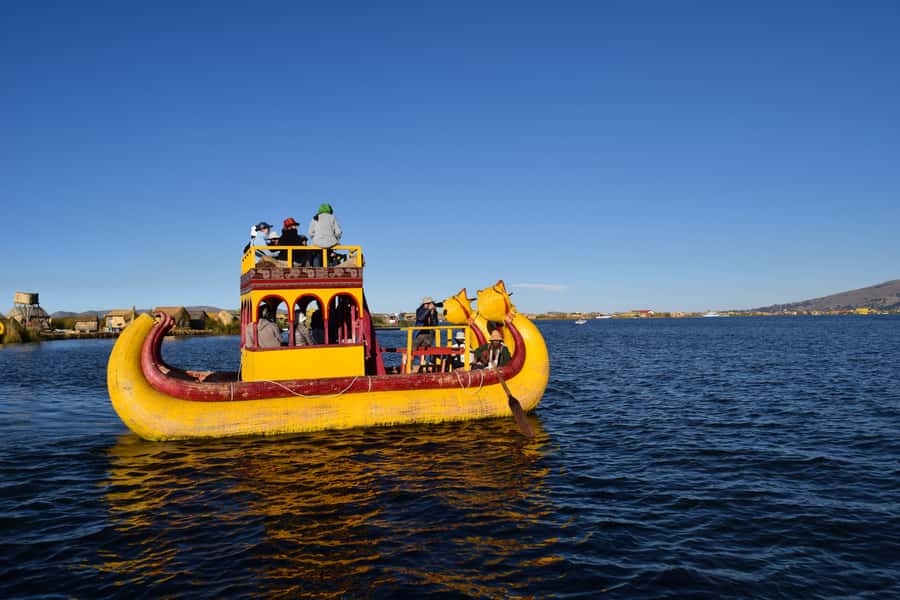 From Puno: 3-Hour Uros Floating Islands Tour - The Second Island Stop: Lookouts, Views, and Time to Breathe
