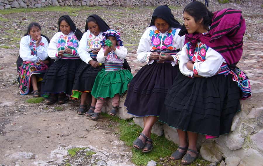 FromPuno: Uros and Amantani Islands Full-Day Tour with Lunch - Why Uros Guides Matter: The Difference Between Seeing and Understanding