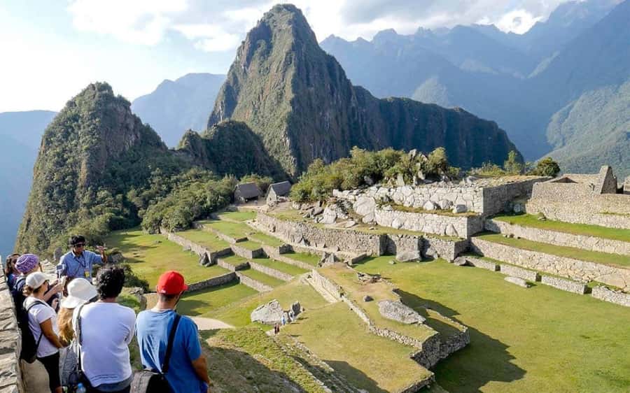 Guide in Machu Picchu - Route 2-A Classic vs Route 2-B Lower Terrace: how the experience changes
