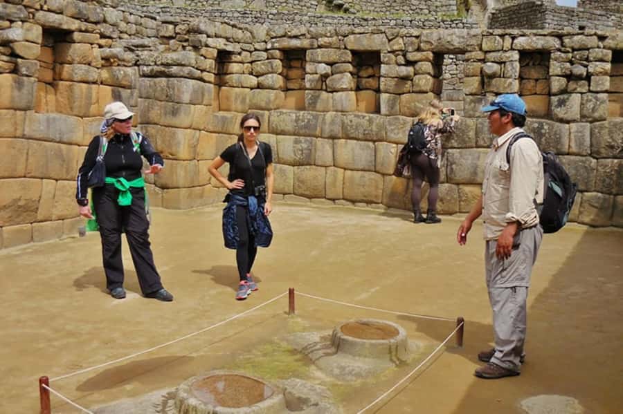 Guide in Machu Picchu - Small group size: why up to 10 feels better
