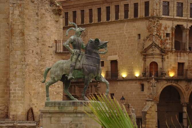 Guided tour in Trujillo at Sunset "El Collector de Atardeceres" - Trujillo at Sunset: why this tour works in real life