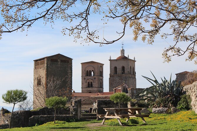 Guided Tour of Historic and Monumental Trujillo - Why the thematic routes matter (Isabel la Católica, Carlos V, Film Stages)