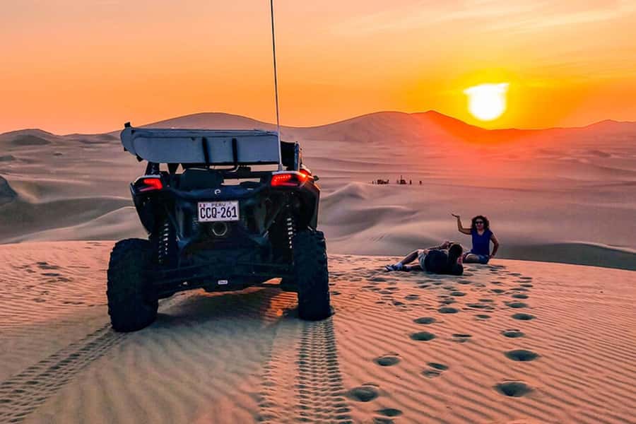 Huacachina: Buggy en las Dunas al Atardecer y Sandboarding - Sandboarding After the Buggy: Learning Techniques That Click