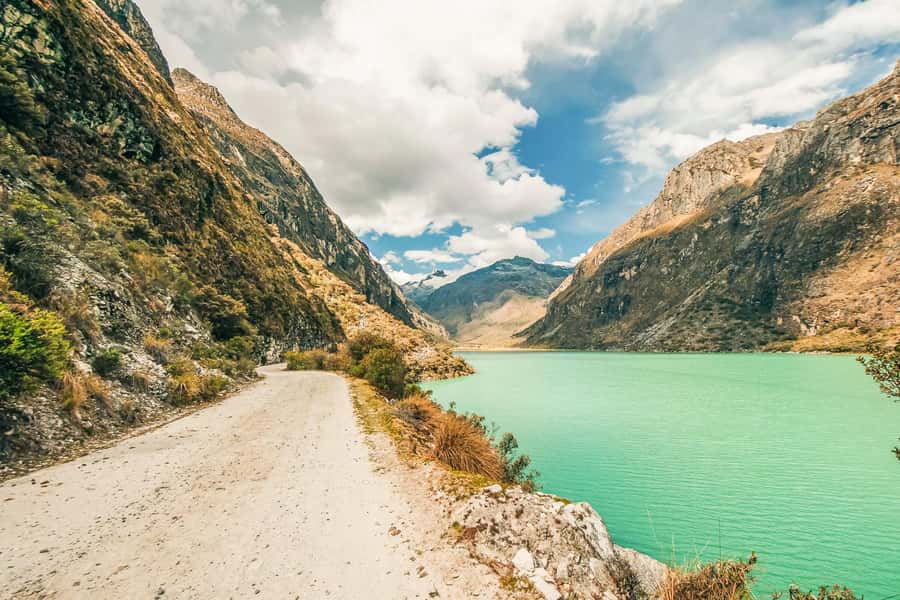 Huaraz: 3-hour Trek to Laguna 69 with Optional Lunch - Descending Around 2:00 PM: Why the Return Matters