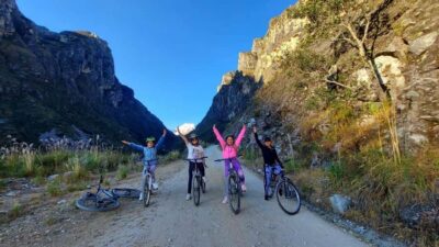 Huaraz: Bike tour | Mountain Biking in the Andes - Starting in Huaraz: timing, pick-up, and how the day flows