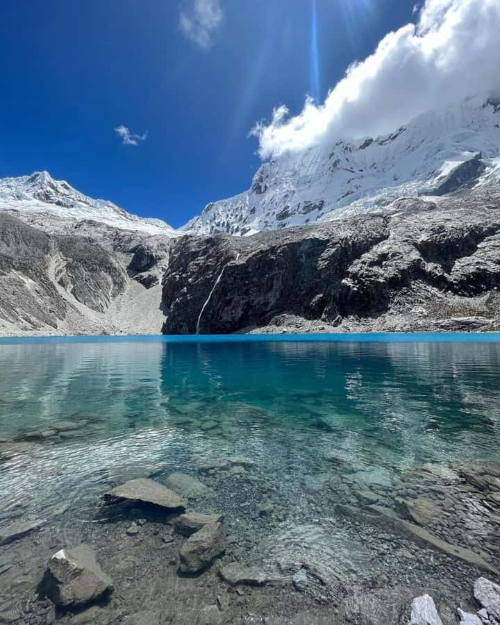 Huaraz: Laguna 69 | Cordillera Blanca | Hike to Lake 69 - The mountain backdrop: Chacraraju, Pisco, and Huascarán (6768m)