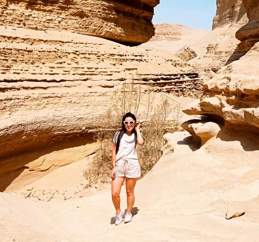 Ica: Canyon of the Lost Tour in Ocucaje Desert - Hiking to the canyon bottom: 1.5 hours that changes the whole experience