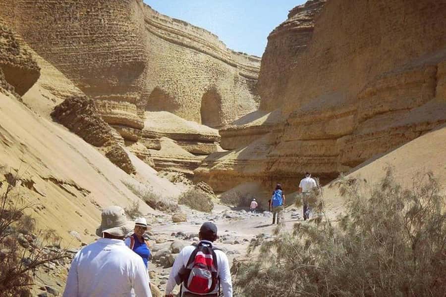 Ica / Huacachina : Canon de los Perdidos - Ica's Hidden Gem - The route inside the desert: colored hills, erosion shapes, and a “crack” that matters