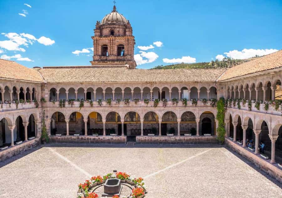 In Cusco: Saqsaywaman, Qenqo, Pukapukara, Tambomachay. - Qoricancha: The Temple of the Sun and the Meaning Behind It