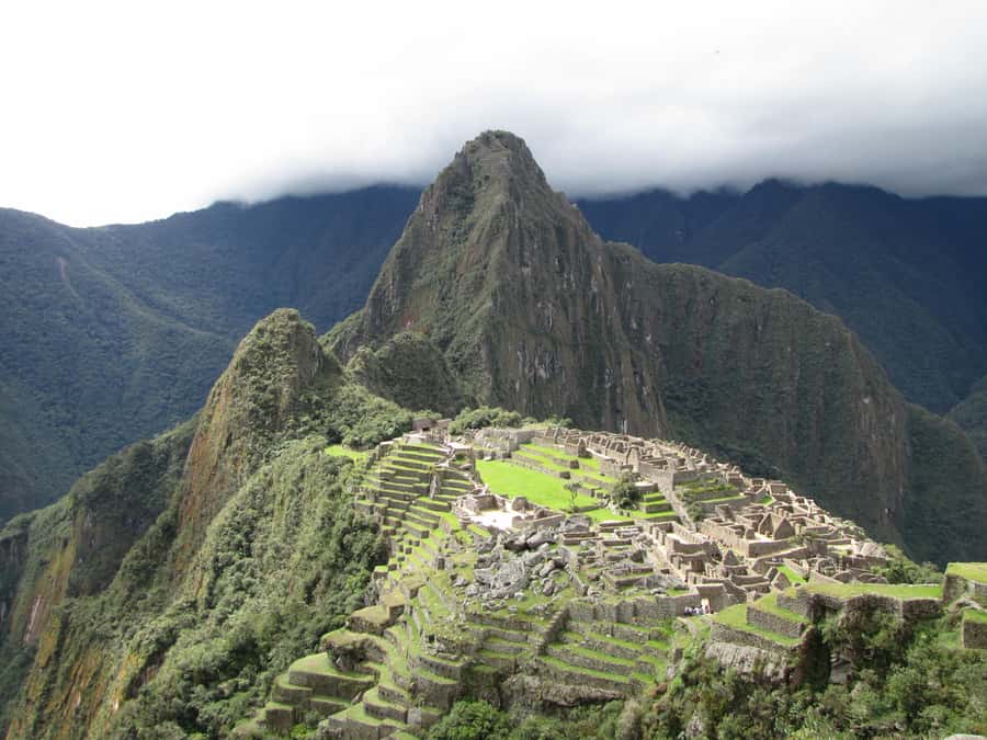 IN MACHU PICCHU: Private Tour Guide Service - Up the hill: bus ride and the control gate meeting
