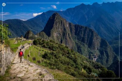 Inca Trail 2 days to Machu Picchu - Day 1: train to km 104, then Chachabamba → Wiñayhuayna → Inti Punku