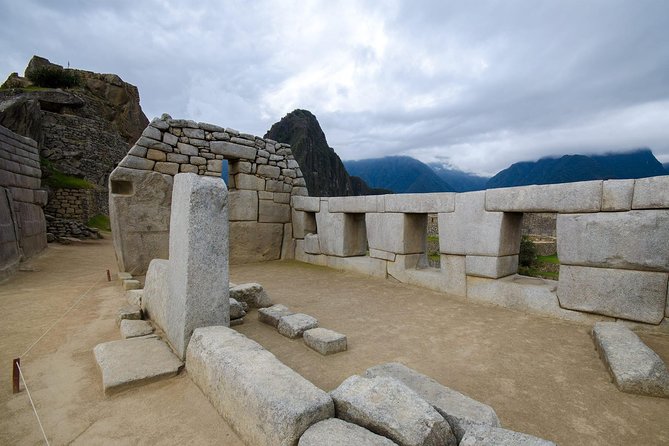 Inca Trail Trek to Machu Picchu - 2 Days (Small Group or Private) - Food on the Move: Hot Meals and Picnic Moments
