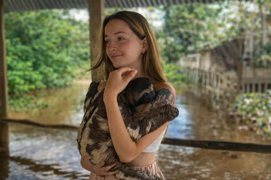 Iquitos: 6-Hour Wonderful Wildlife Guided Tour - Victoria amazonica lily pads and hammock time: when the Amazon slows down