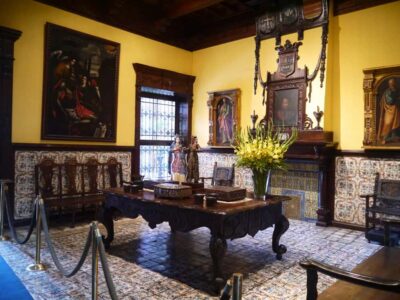 La casa de Aliaga, an alive colonial jewel at Lima center. - Right next to the Government Palace: where to meet and how to arrive