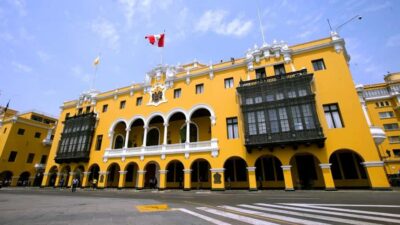 Lima: 7-Day Inca Tour with Flights and Machu Picchu - Day 1 in Lima: Plaza Mayor plus Huaca Pucllana
