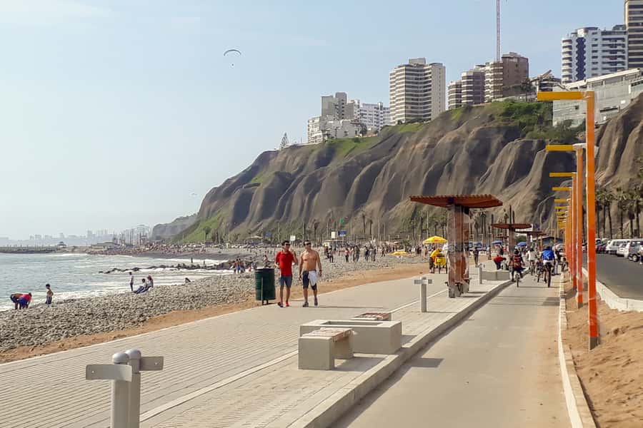 Lima Bike Tour: La Costa Verde & Jesus Statue in Chorrillos - Timing and pacing: how a 3-hour tour stays relaxed