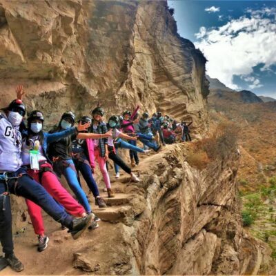 Lima: Cañon de Autisha | Explore the Center of the Earth - The safety-first start: gear handout and Spanish instructions