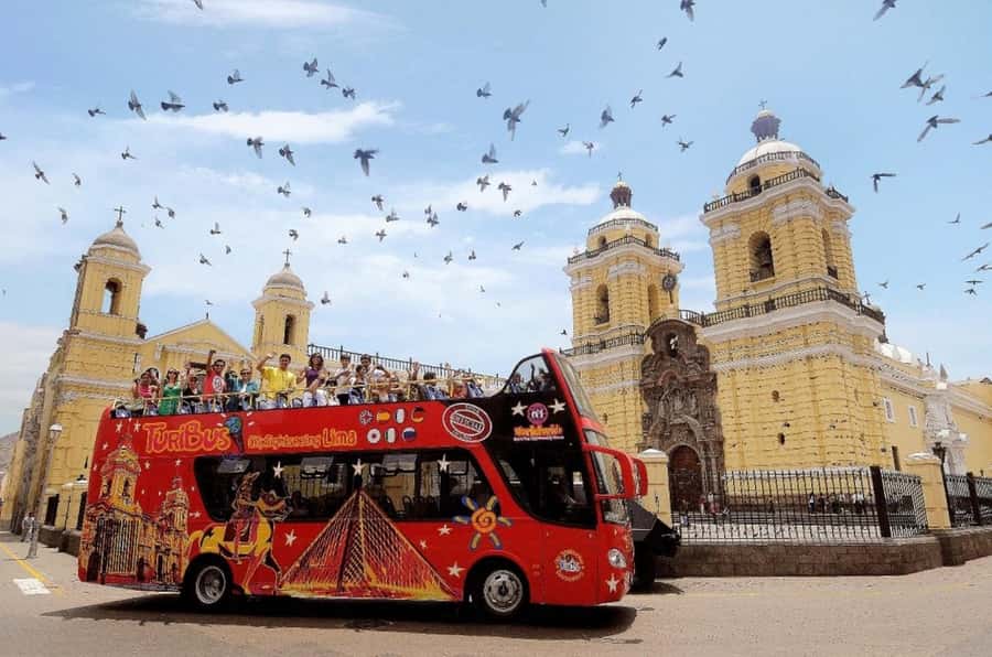 Lima : City tour 360° Panoramic bus - Sightseeing Tour - Huaca Pucllana: Lima’s 1,500-year-old surprise