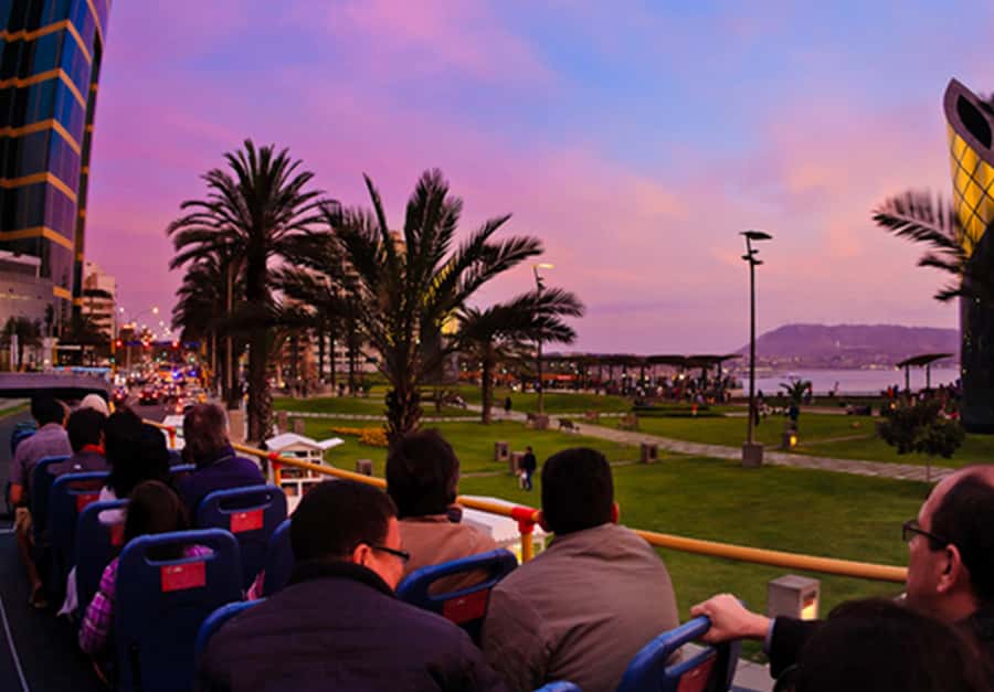 Lima : City tour 360° Panoramic bus - Sightseeing Tour - San Isidro: the financial district feel