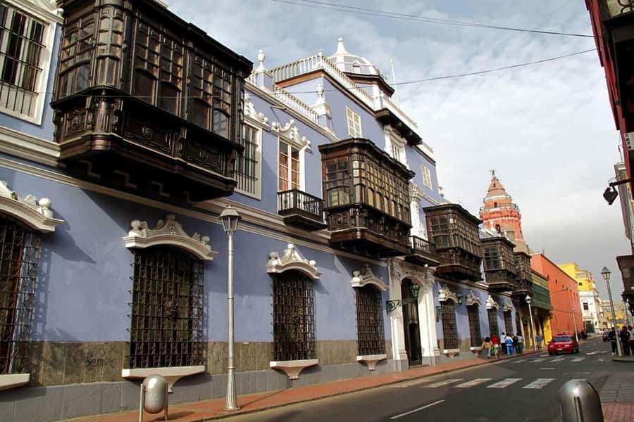 Lima : City tour 360° Panoramic bus - Sightseeing Tour - San Francisco Convent and the underground catacombs