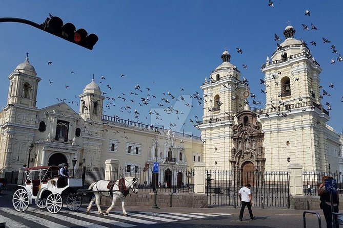 Lima City tour and Catacombs Museum (04 hours) Private Tour with guide in Lima - El Parque del Amor: the Love Park viewpoint (and its February 14 story)