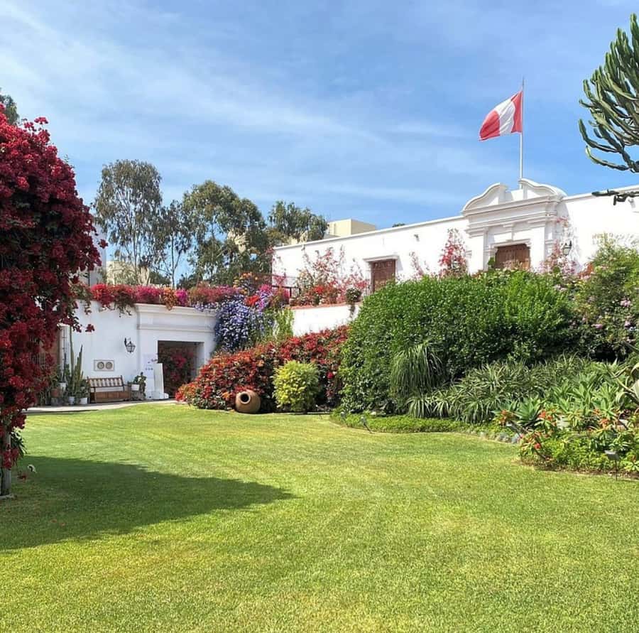 Lima city tour: Larco Museum and Huaca Pucllana - Huaca Pucllana: the adobe pyramid and Lima’s pre-Inca story