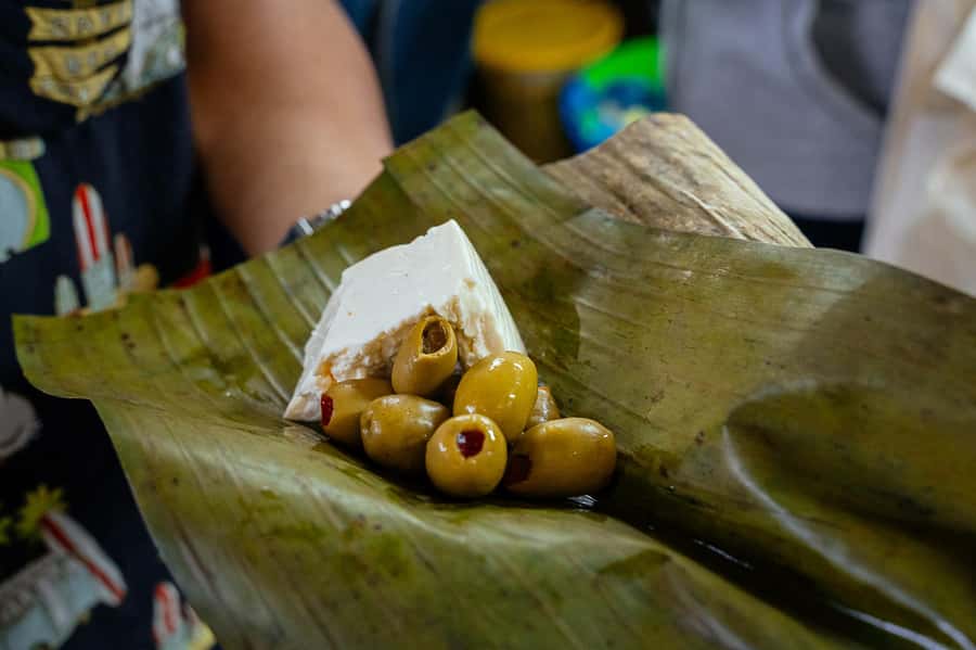 Lima: Flavors and Tradition Walking Tour with Food Tasting - Mercado Central and Chinatown: Peru-Chinese Bites You Can Follow
