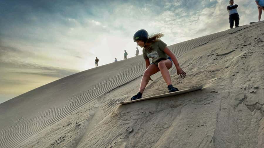 LIMA: HALF-DAY SANDBOARDING TOUR - The campsite stop and the 2-hour sliding session