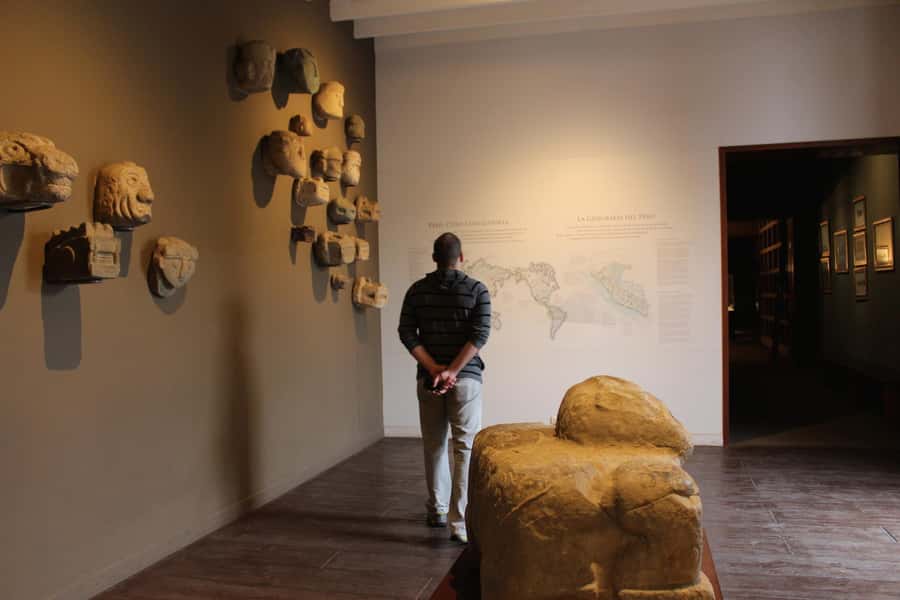 Lima: Huaca Ruins and Larco Museum at Night with Dinner - Starting in Miraflores: pickup, timing, and night energy